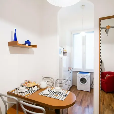 Parvula Domus Al Colosseo * Rome